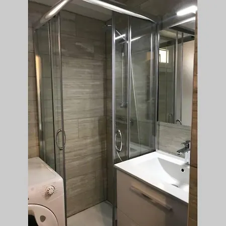 A 2 Pas De La Mer, T2 Cabine Piscine, Parking, Clim, Wifi * Agde