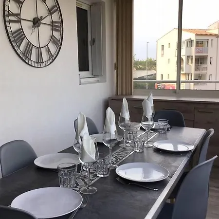 A 2 Pas De La Mer, T2 Cabine Piscine, Parking, Clim, Wifi Agde