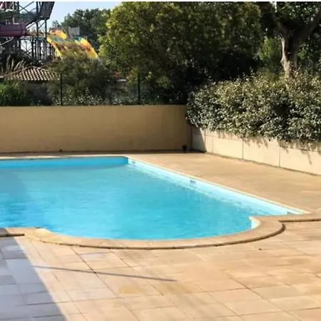 A 2 Pas De La Mer, T2 Cabine Piscine, Parking, Clim, Wifi * Agde