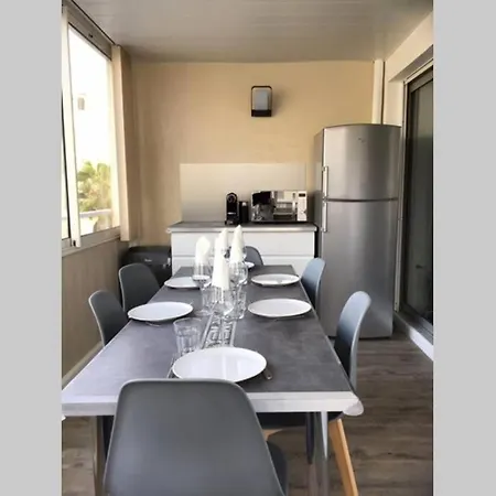 A 2 Pas De La Mer, T2 Cabine Piscine, Parking, Clim, Wifi * Agde